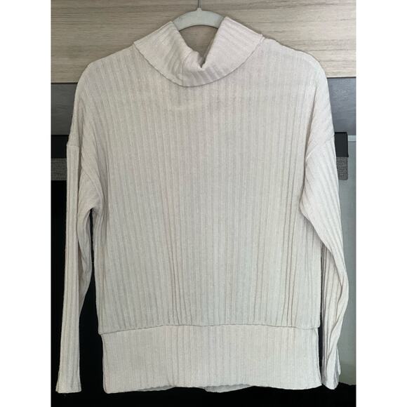 Sweater - Picture 1 of 3